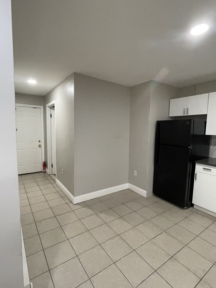 726 S 15th St #1 - Photo 6 of 12