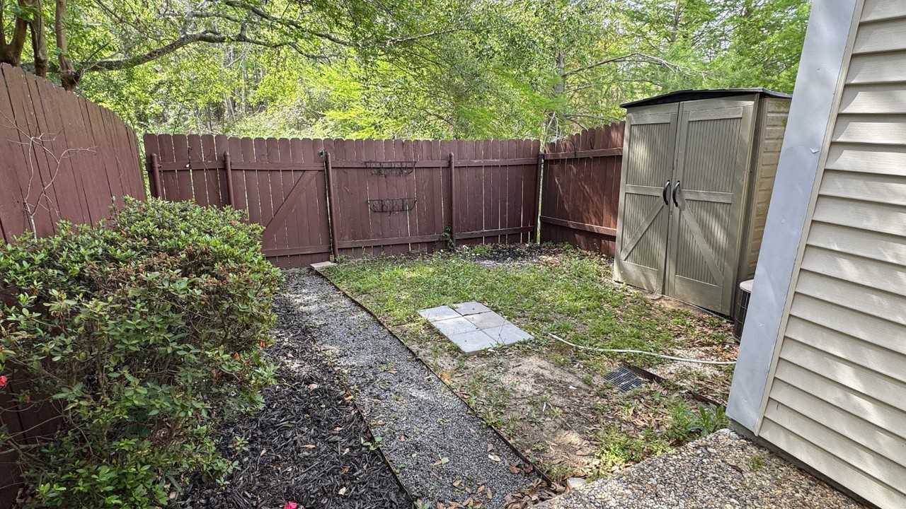 115 Wellington Pl - Photo 4 of 17