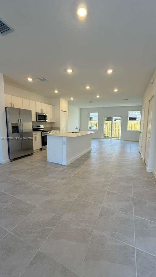 1087 Se 2nd Ter - Photo 3 of 20