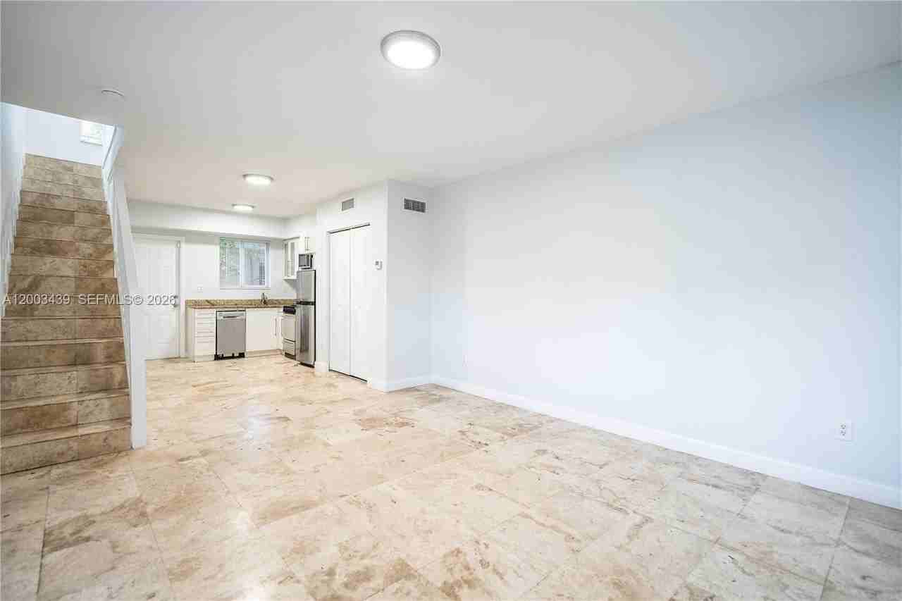 2180 Bay Dr #1 - Photo 4 of 18