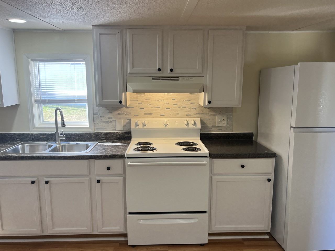 15 Stedman Ln - Photo 2 of 6