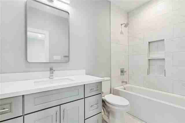 5459 Saint Claude Ave #5461 - Photo 7 of 13