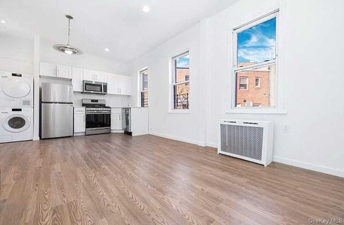 3717 Greenpoint Ave ##2 - Photo 3 of 8