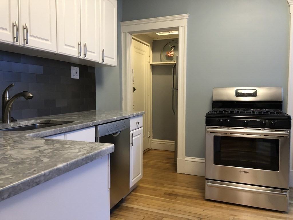 224 Jamaicaway - Photo 4 of 17