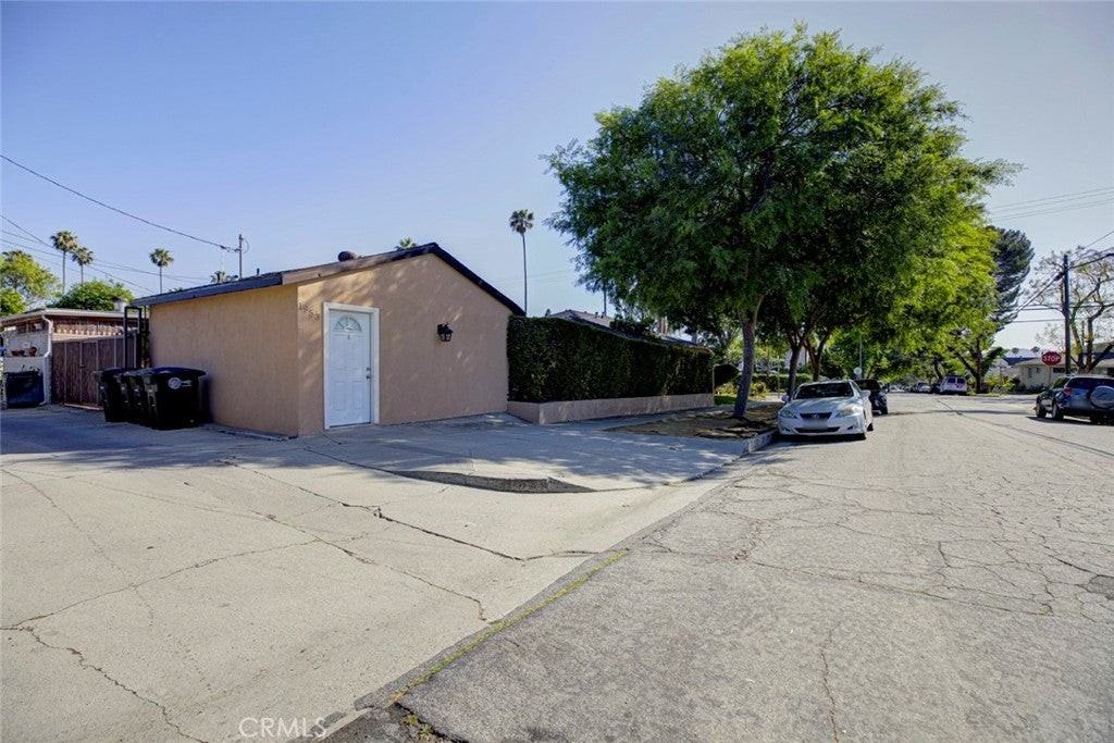 1953 Glenwood Rd - Photo 2 of 14