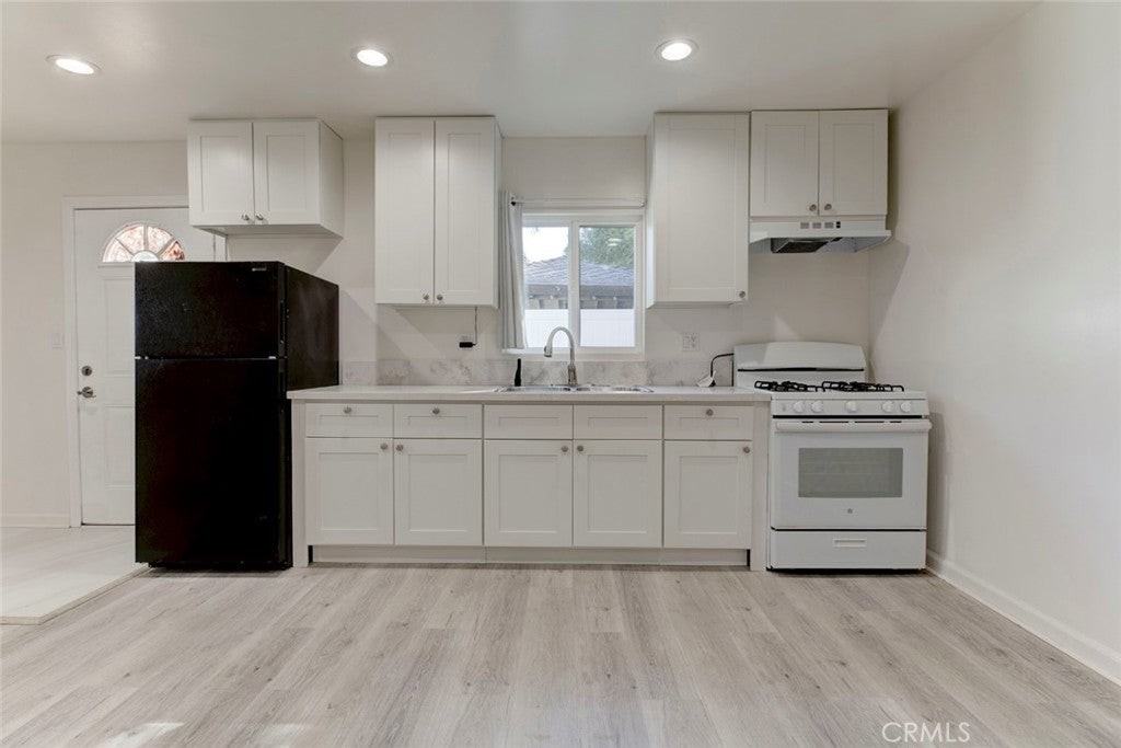 1953 Glenwood Rd - Photo 7 of 14