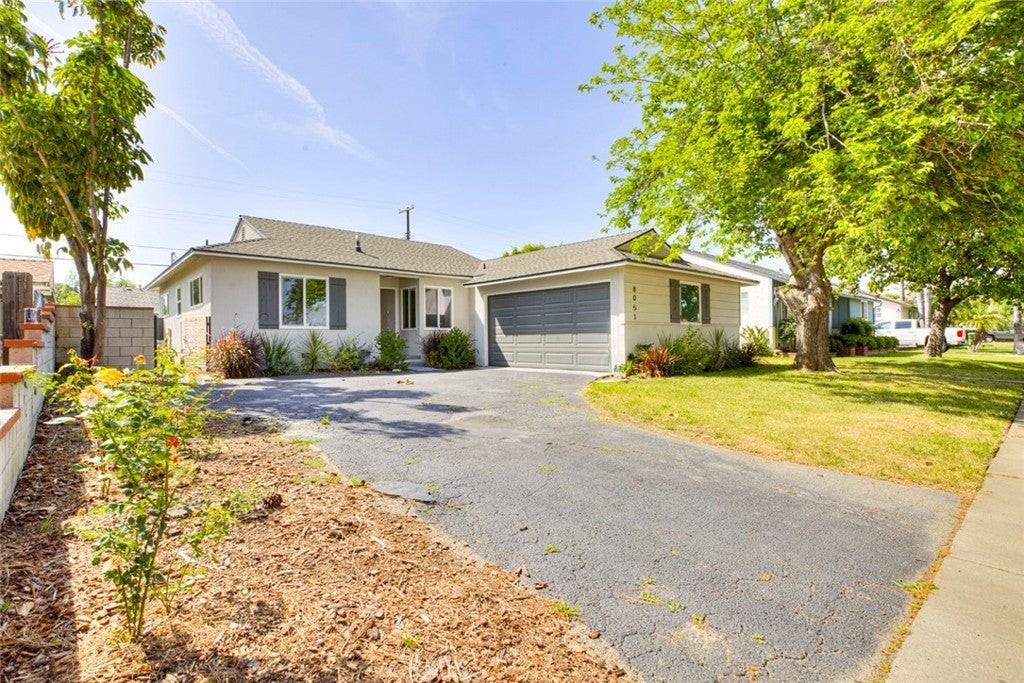 8051 Etiwanda Ave - Photo 2 of 38