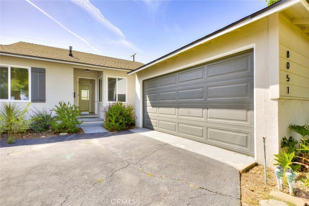 8051 Etiwanda Ave - Photo 3 of 38