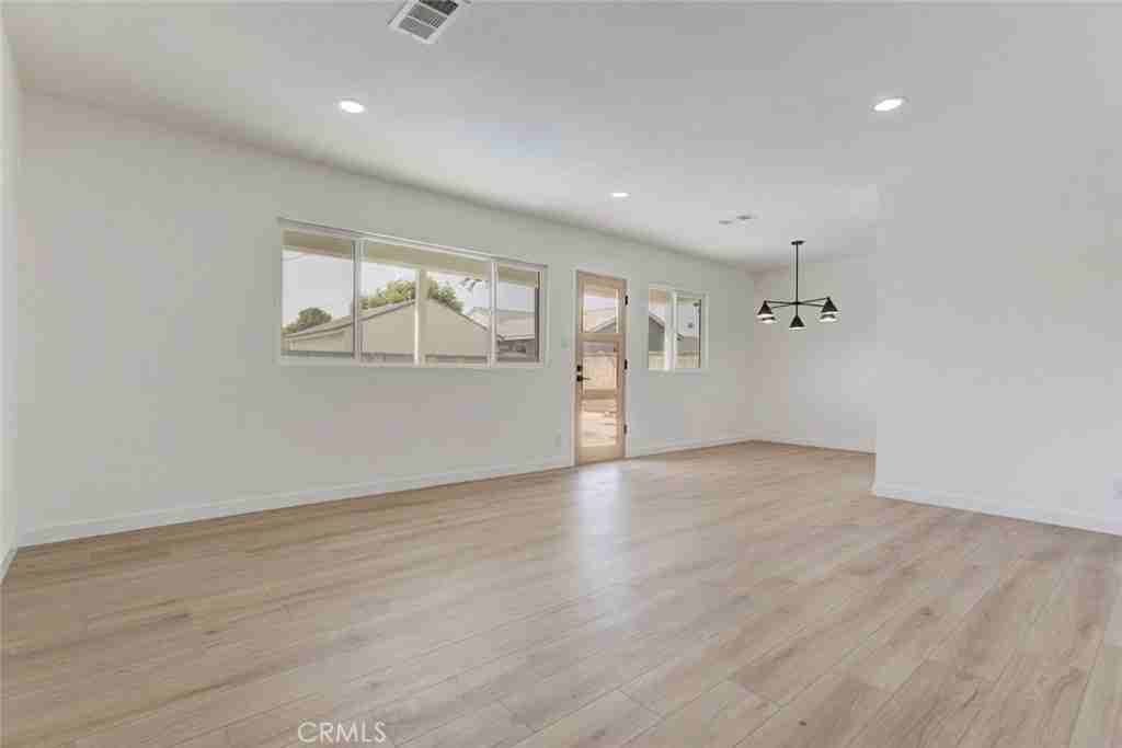 8051 Etiwanda Ave - Photo 7 of 38