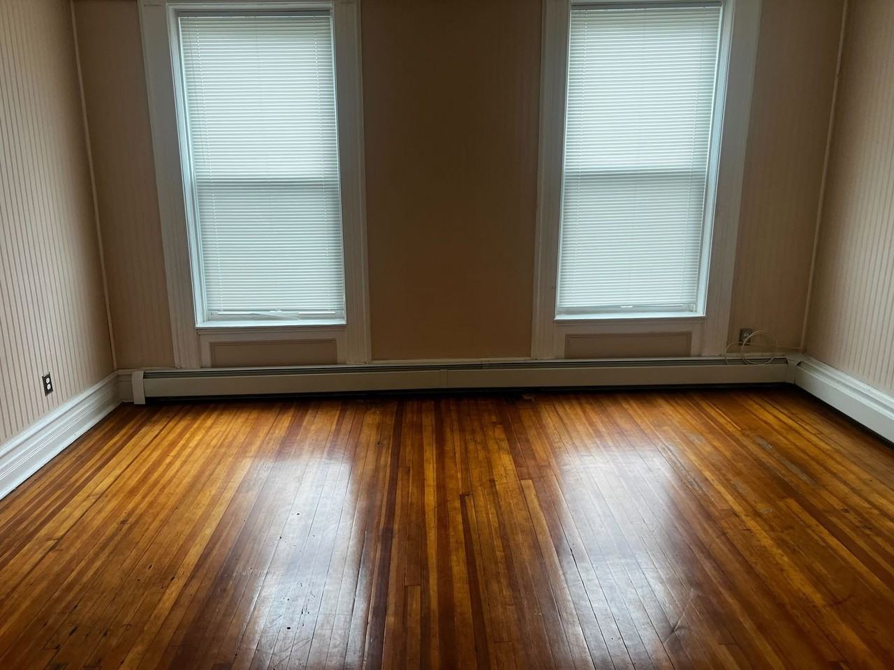 136 Morton Ave - Photo 3 of 5