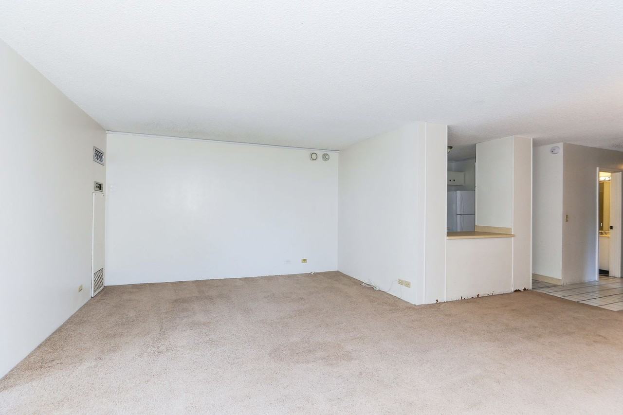 2215 Aloha Dr - Photo 2 of 45