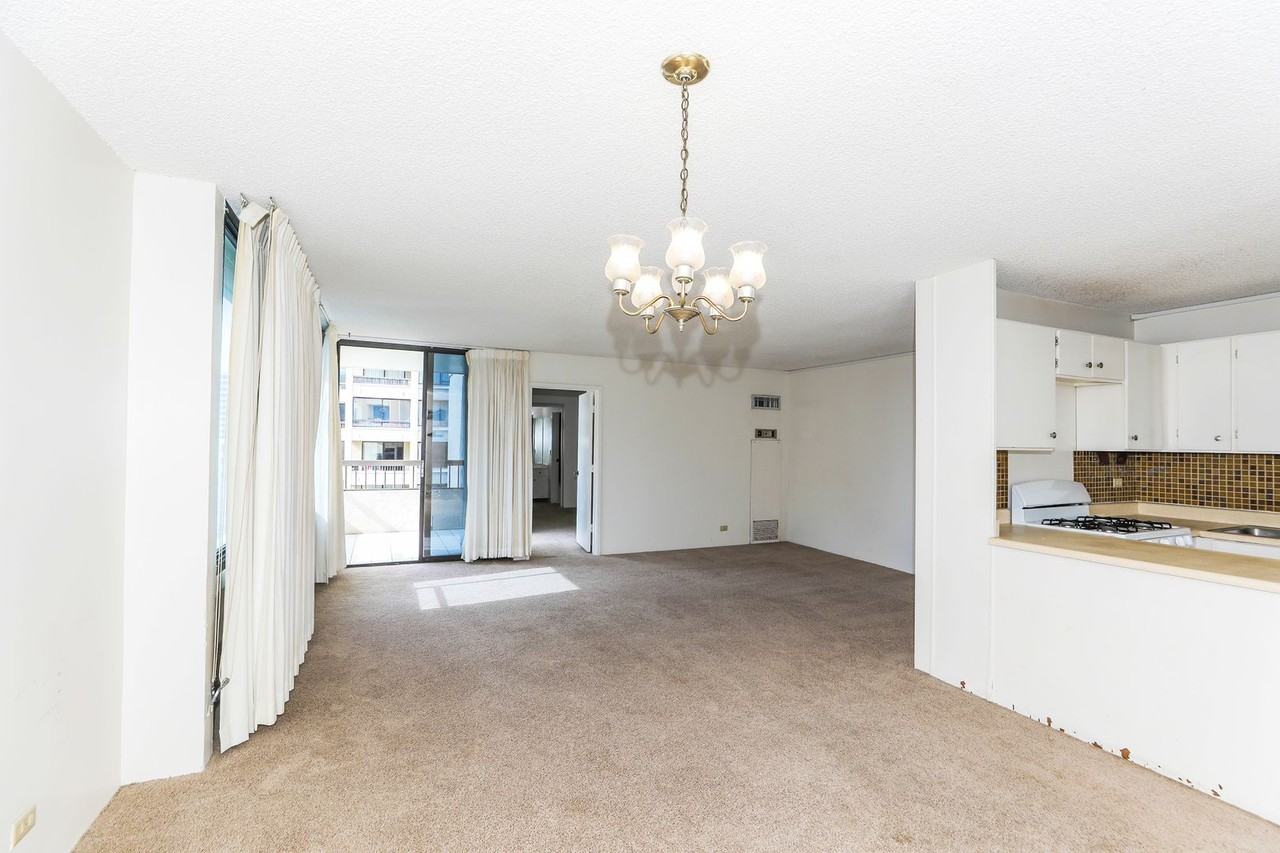 2215 Aloha Dr - Photo 5 of 45