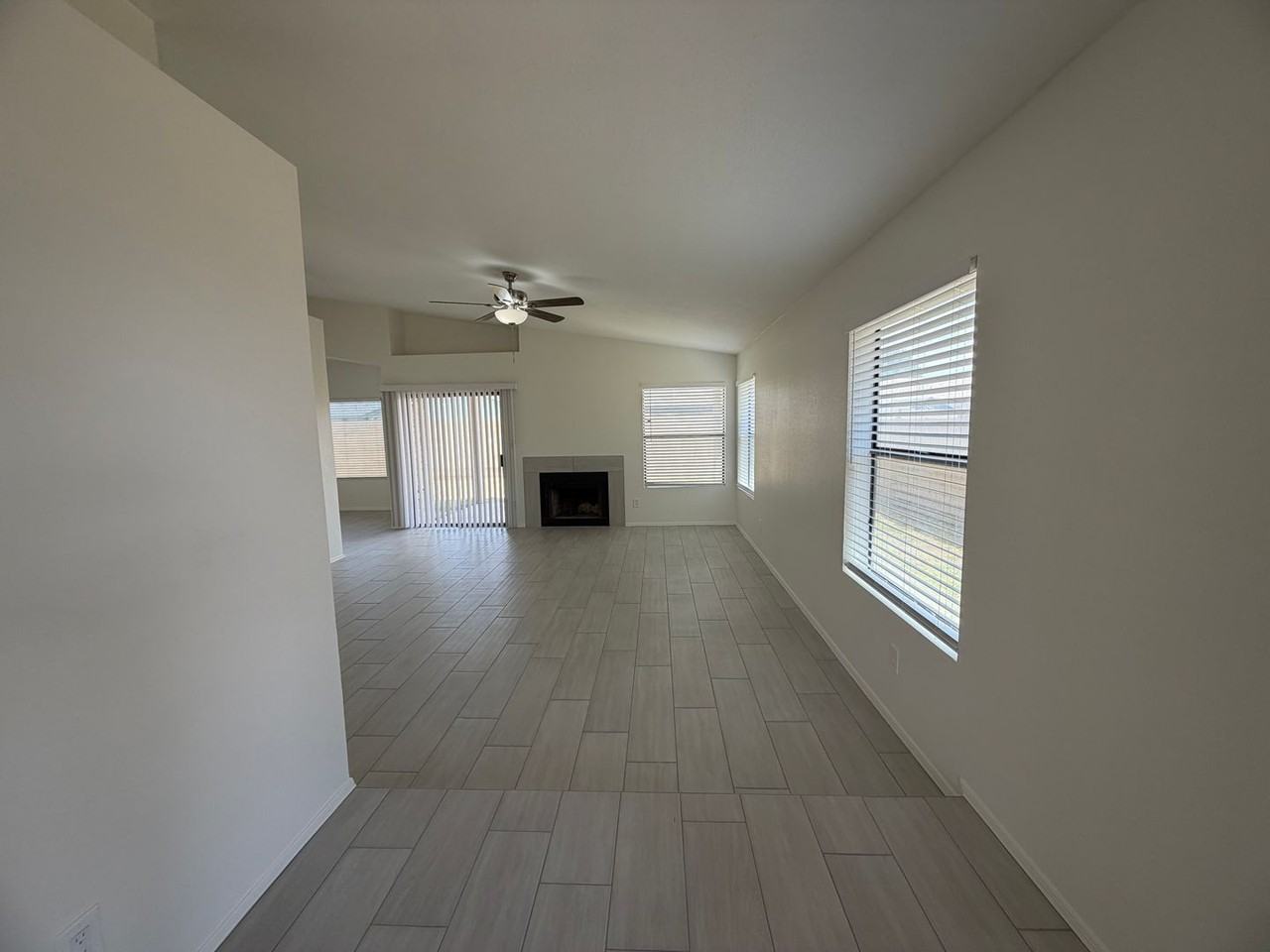 5119 N 78th Dr - Photo 5 of 50