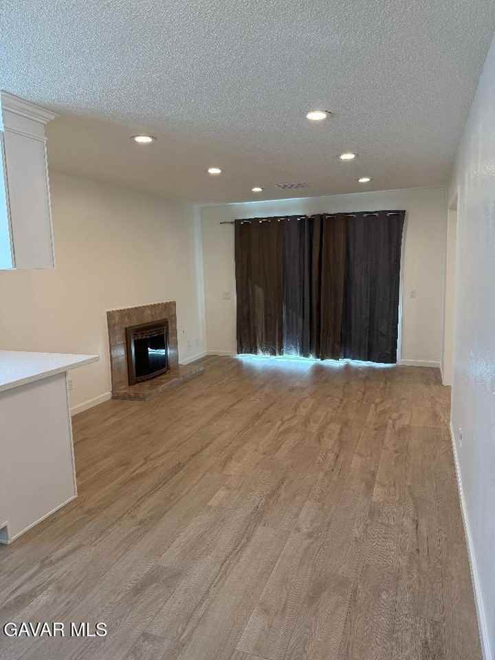 45303 Lorimer Ave - Photo 7 of 16