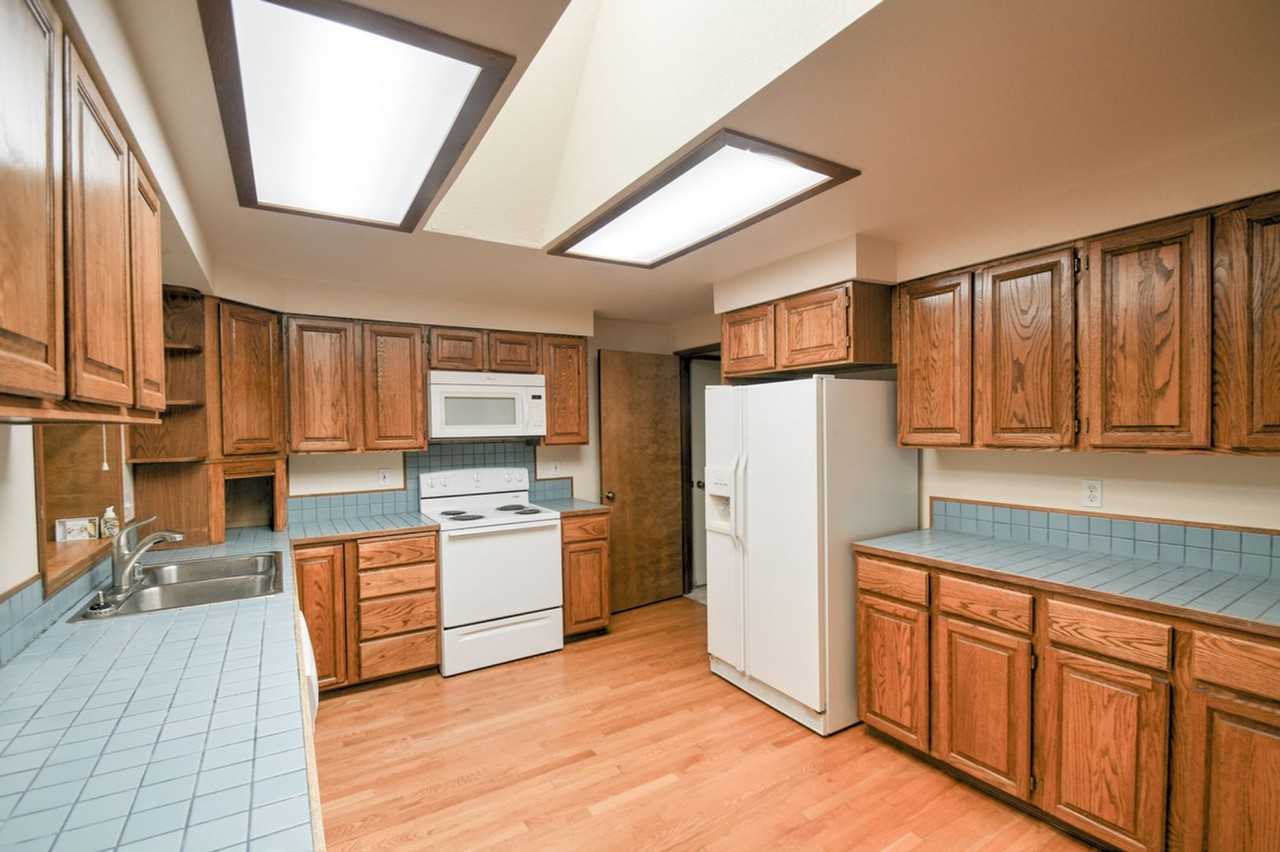 1524 Thomas St Nw - Photo 5 of 34