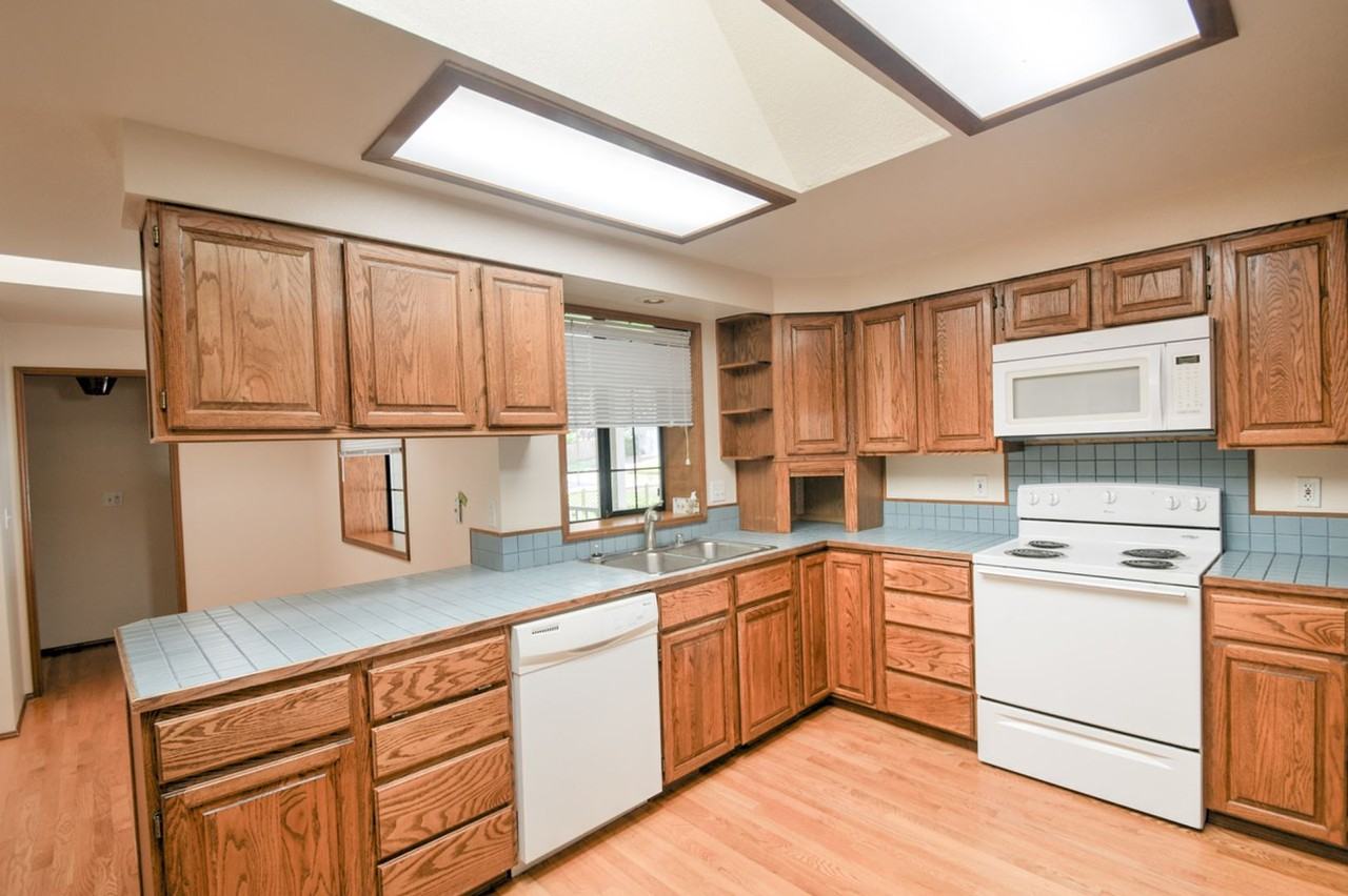 1524 Thomas St Nw - Photo 6 of 34