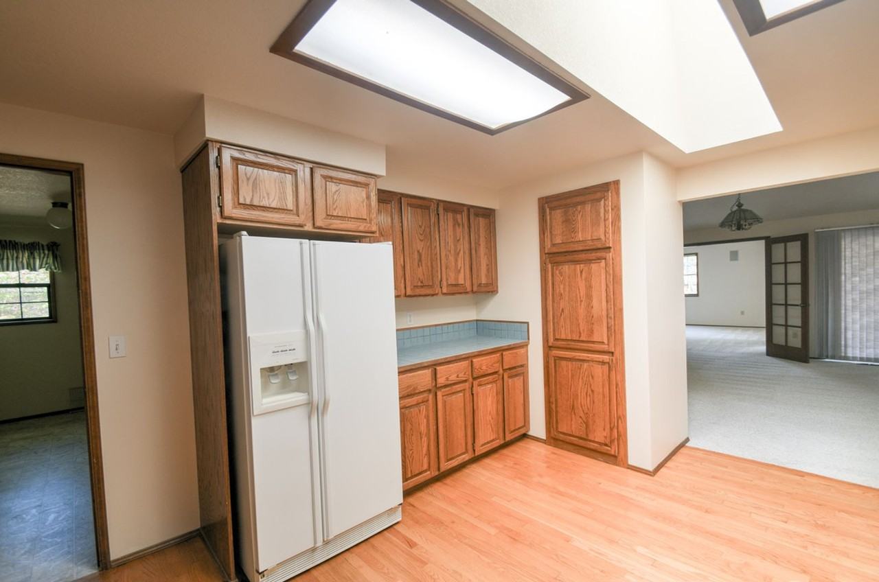 1524 Thomas St Nw - Photo 7 of 34