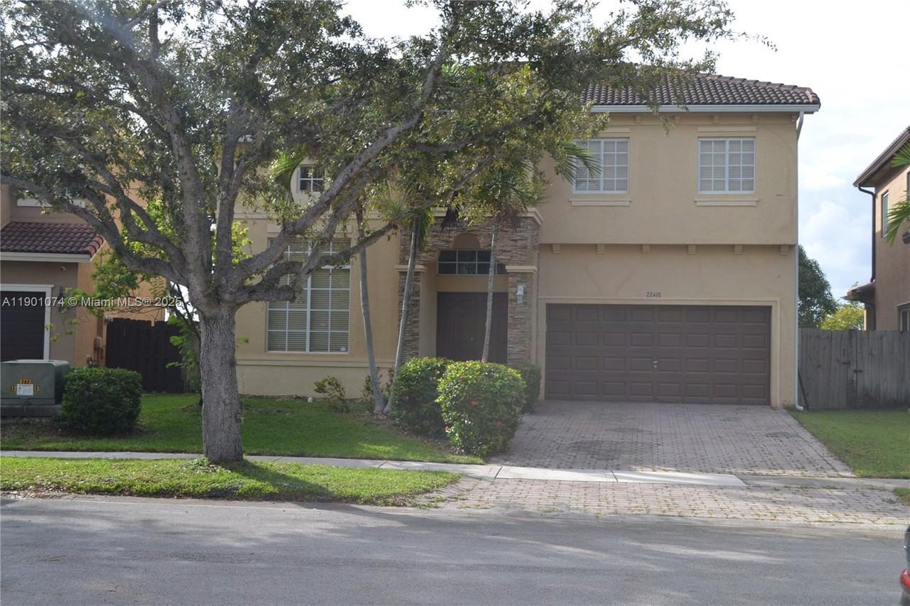 22418 Sw 94th Path ##0 - Photo 2 of 50