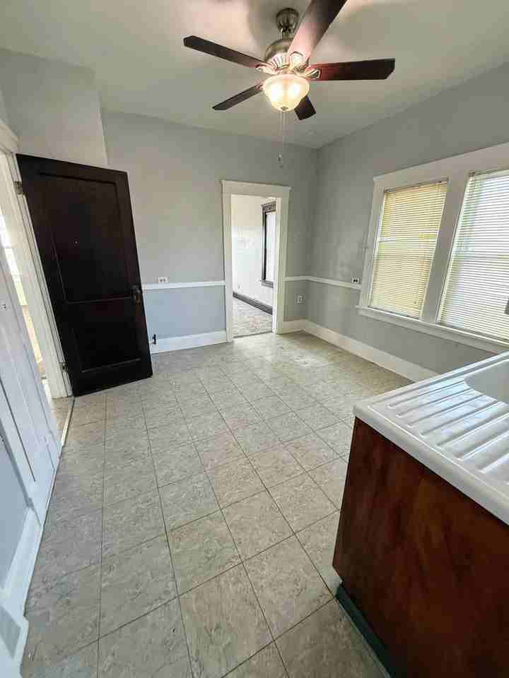 951 Royal Rd Uppr - Photo 2 of 20