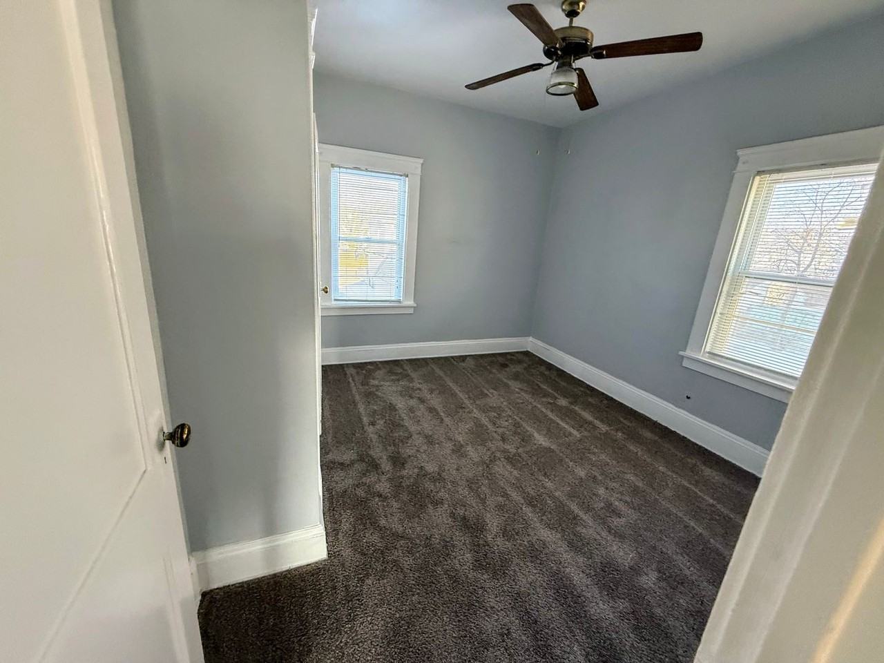 951 Royal Rd Uppr - Photo 7 of 20