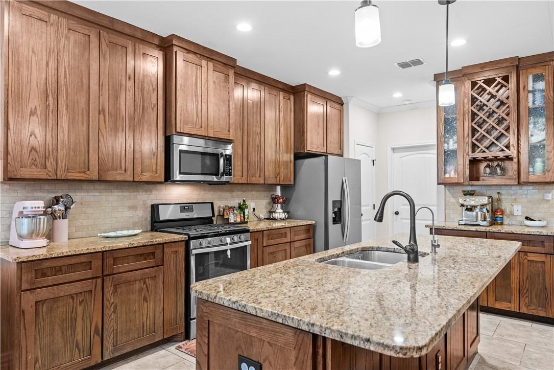 3818 Pennine Way - Photo 6 of 27