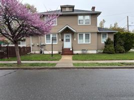 featured image of 39 Buckingham Pl