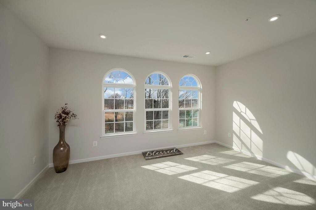 7977 Independence Dr - Photo 7 of 37