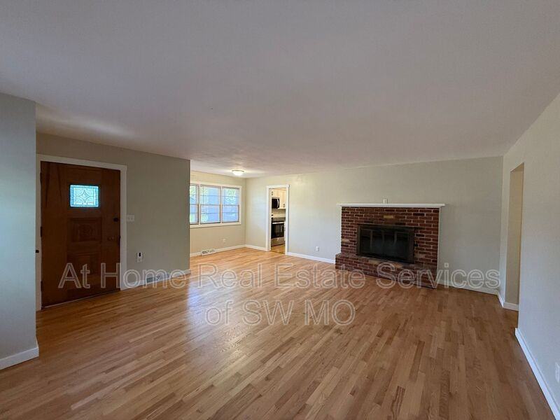 2435 E Latoka St - Photo 2 of 15