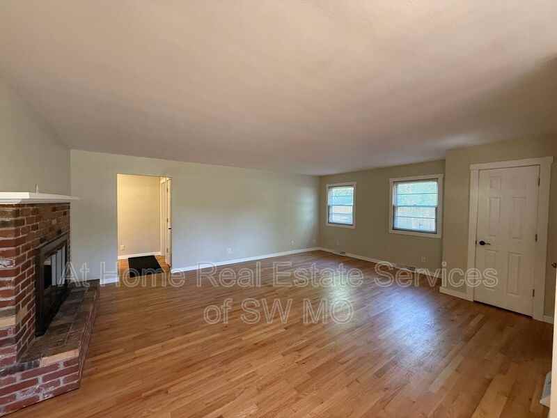 2435 E Latoka St - Photo 3 of 15