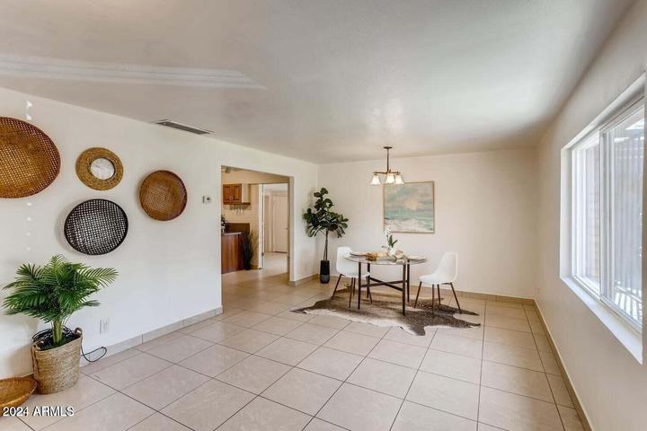 6730 W Flynn Ln - Photo 6 of 27