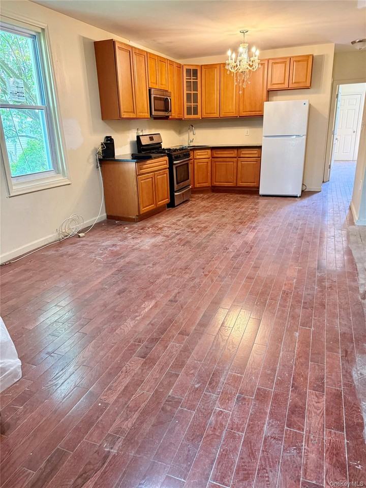 14554 107th Ave ##1 - Photo 2 of 7