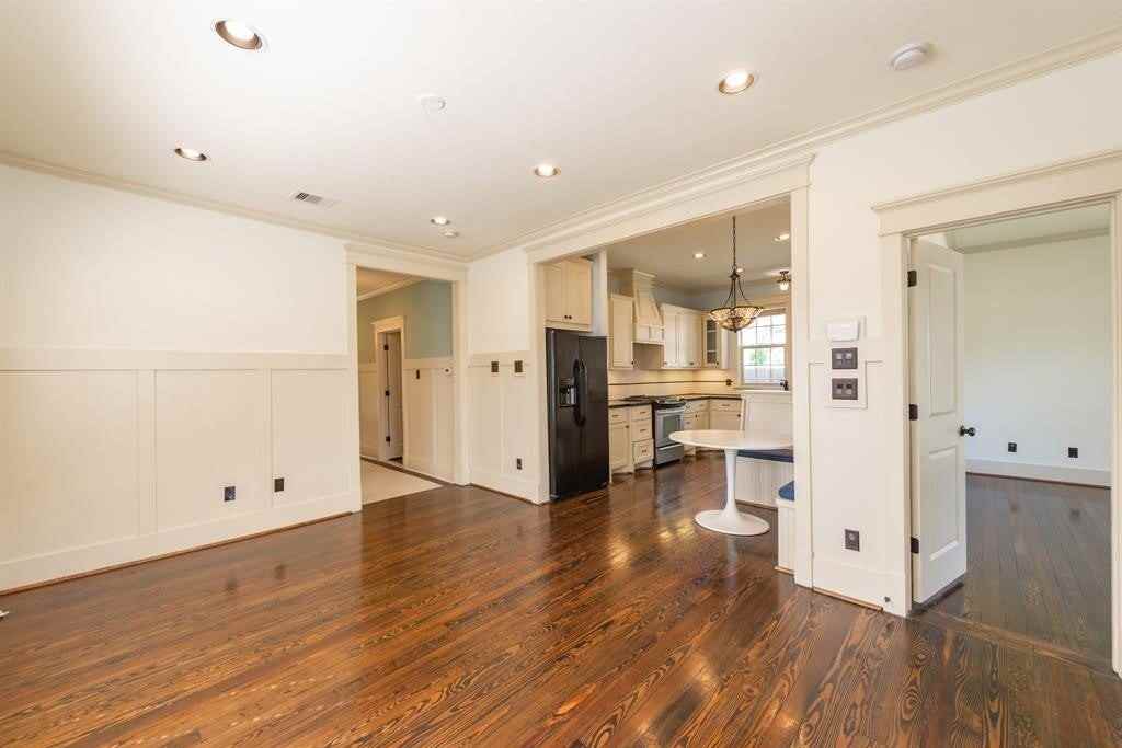 722 E 25th St - Photo 5 of 28