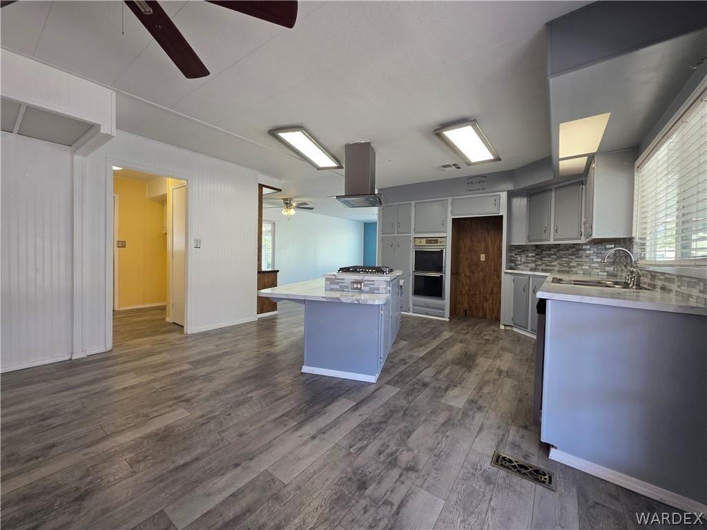 1204 Church St - Photo 4 of 17