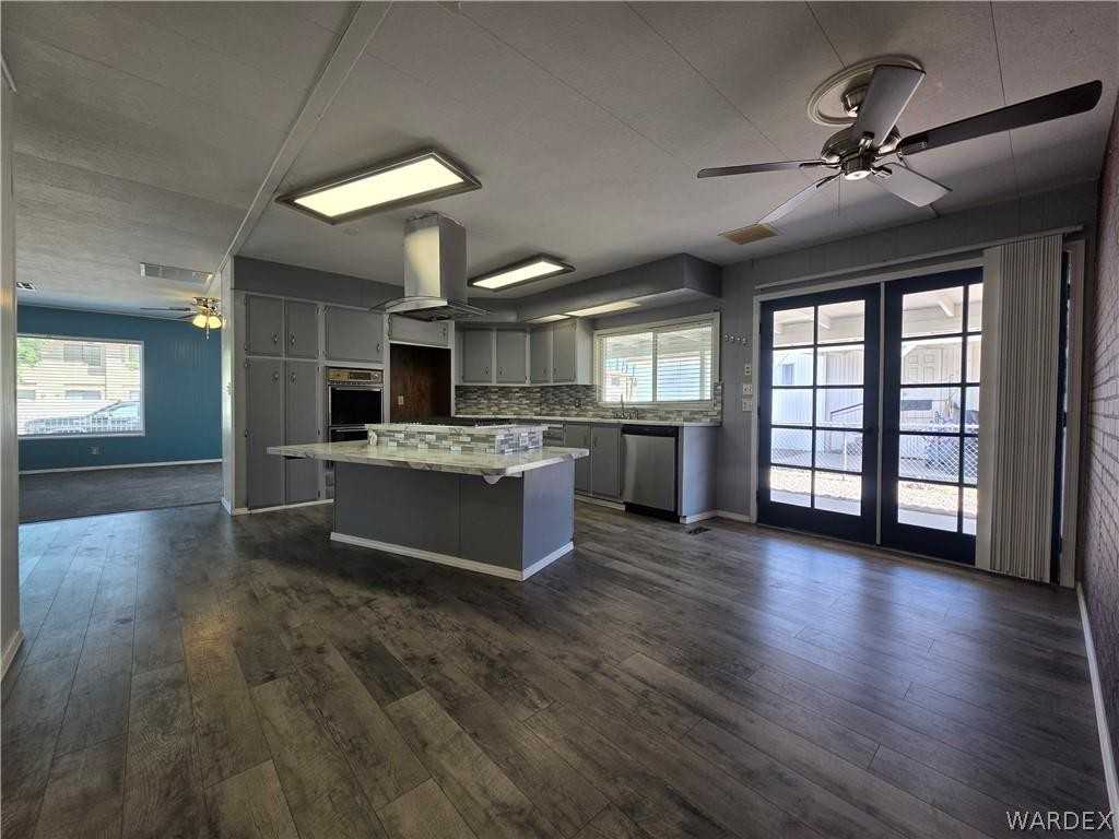 1204 Church St - Photo 5 of 17