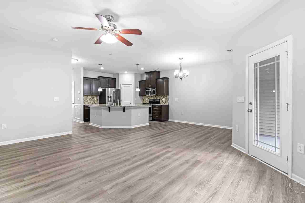 313 Durants Neck Ln - Photo 7 of 33