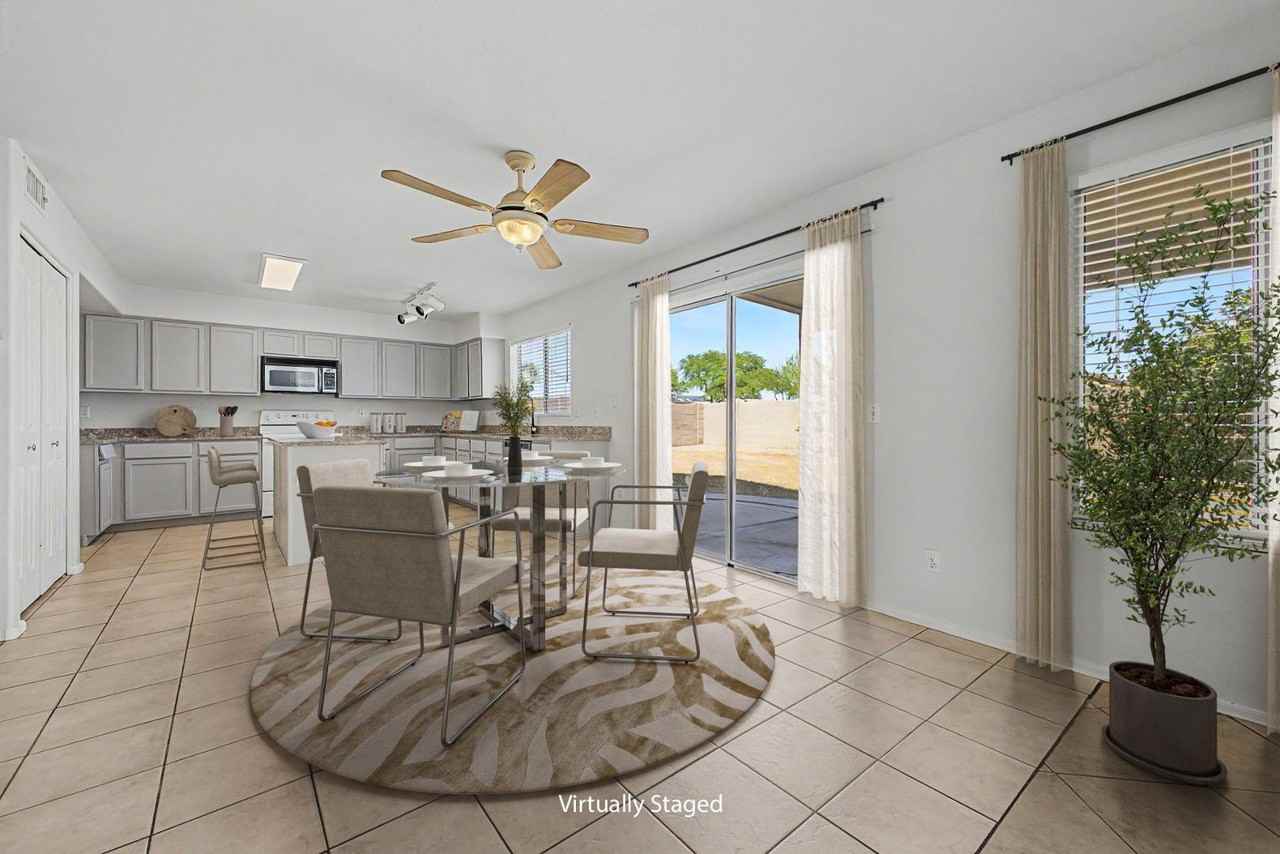 1295 S Honeysuckle Ln - Photo 4 of 36
