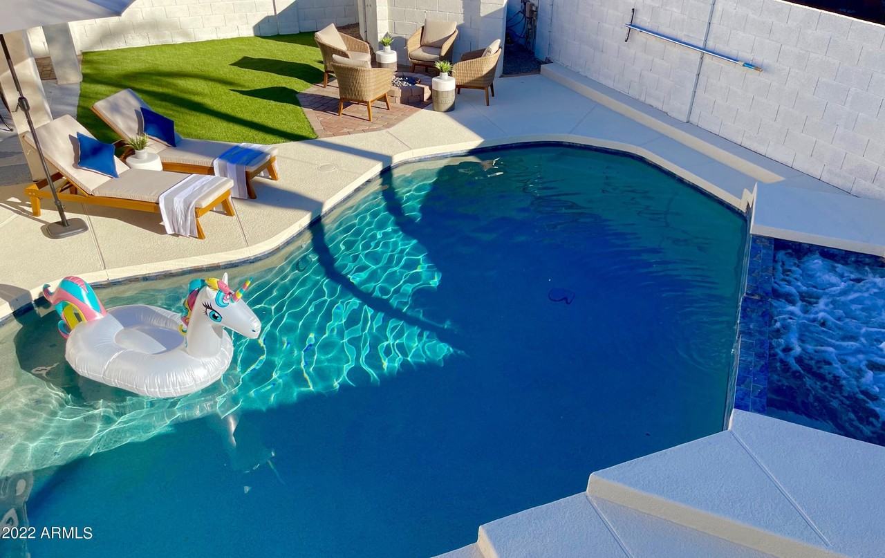 8661 E Gail Rd - Photo 6 of 49