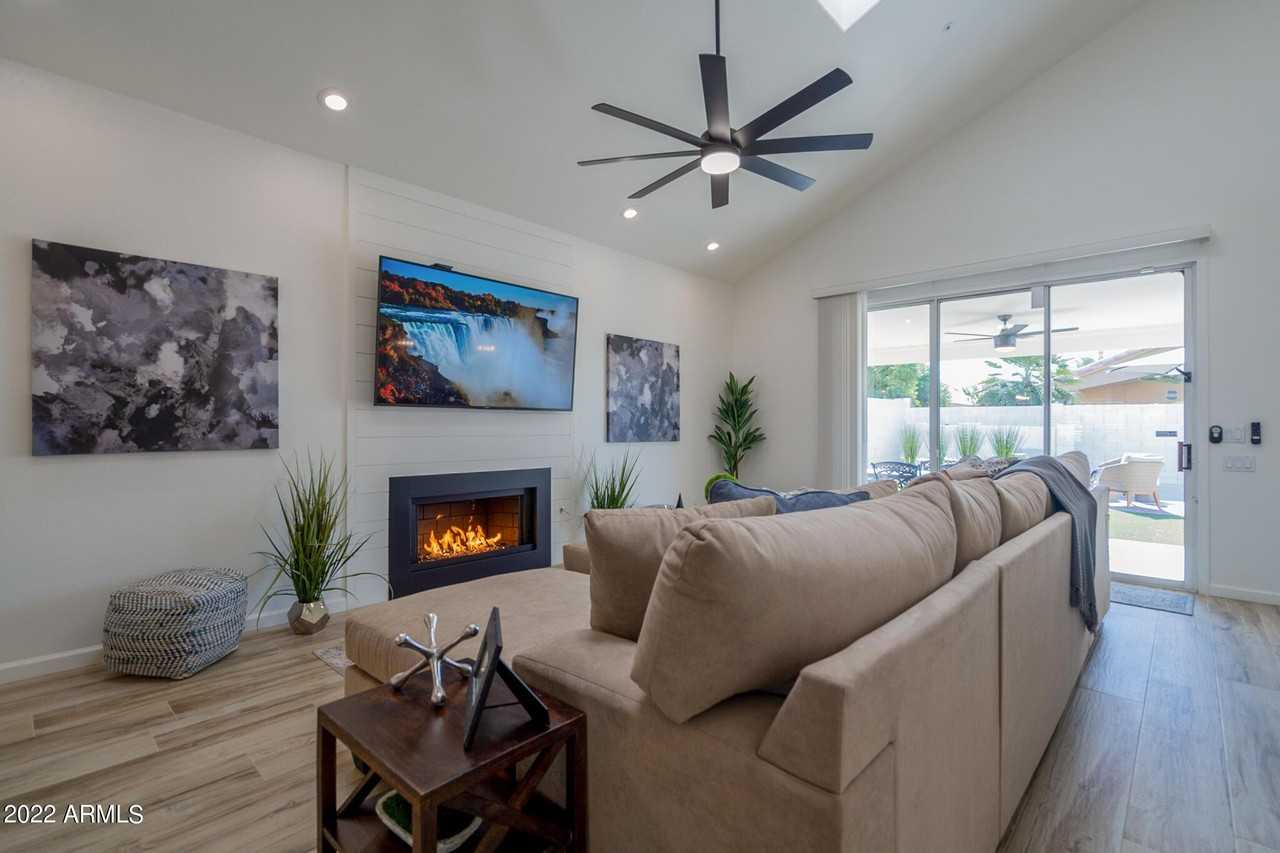 8661 E Gail Rd - Photo 7 of 49