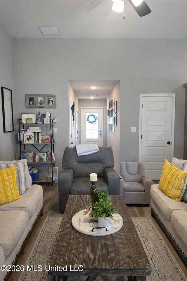 5864 Thomas St - Photo 5 of 24