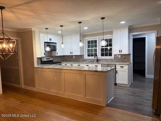 4096 Desoto Rd - Photo 6 of 22