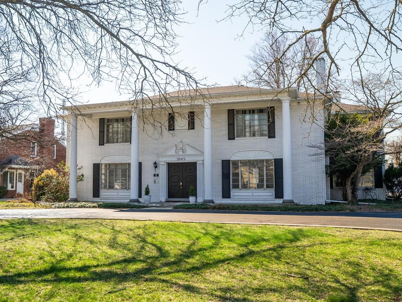 3845 Hillandale Rd - Photo 3 of 38