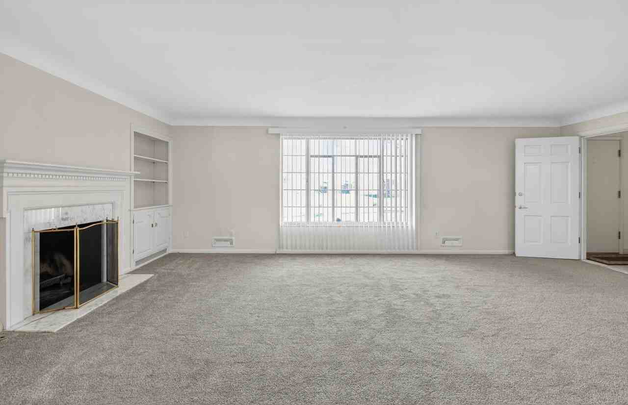 3845 Hillandale Rd - Photo 7 of 38