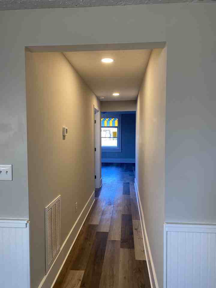 1116 N Royal Ave #2 - Photo 7 of 20