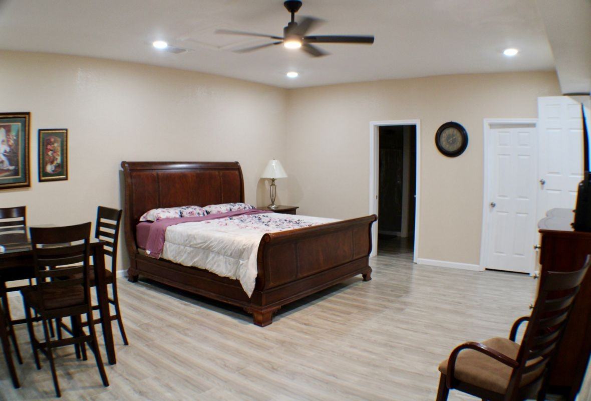 1141 Katy St - Photo 7 of 32