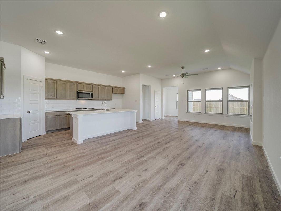 1424 Avondale Ct - Photo 2 of 36