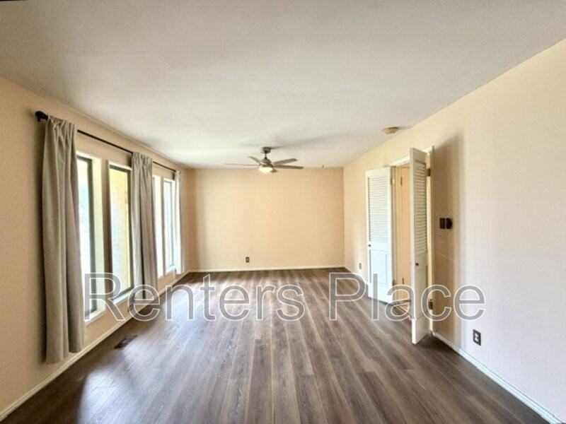 5245 S 68th East Ave - Photo 4 of 24