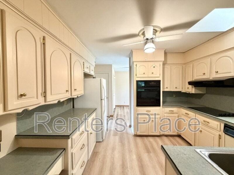 5245 S 68th East Ave - Photo 7 of 24