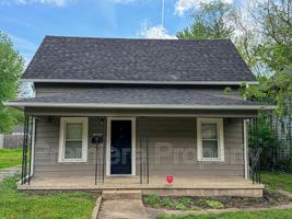 featured image of 815 S Grand Ave