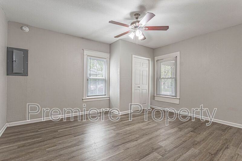 815 S Grand Ave - Photo 6 of 13