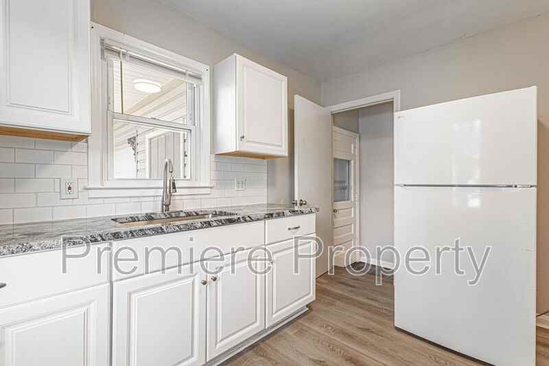 10516 E 26th St S - Photo 5 of 12